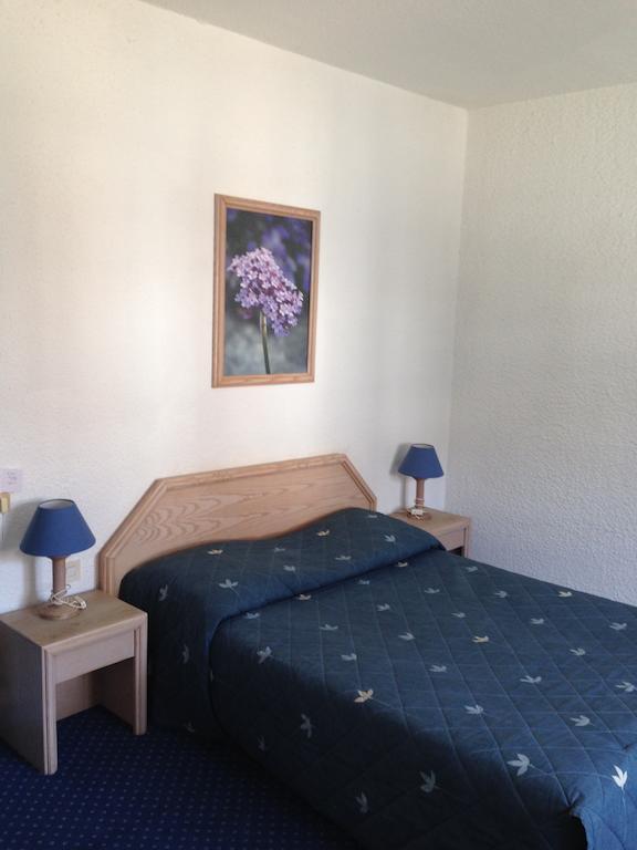 Hotel De La Poste Douvaine Phòng bức ảnh